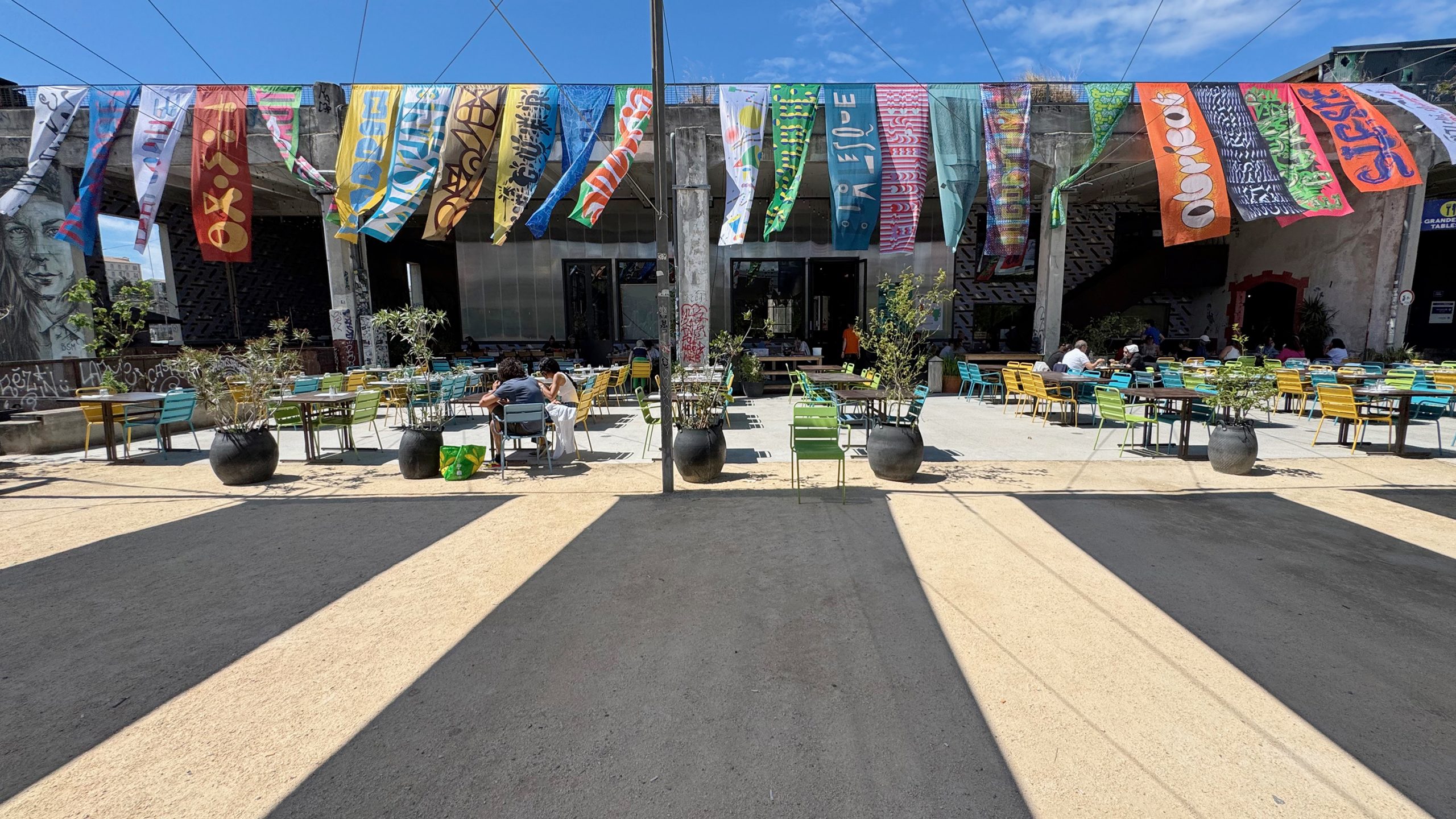 Magiciens de la ville, Les Mots voyageurs
